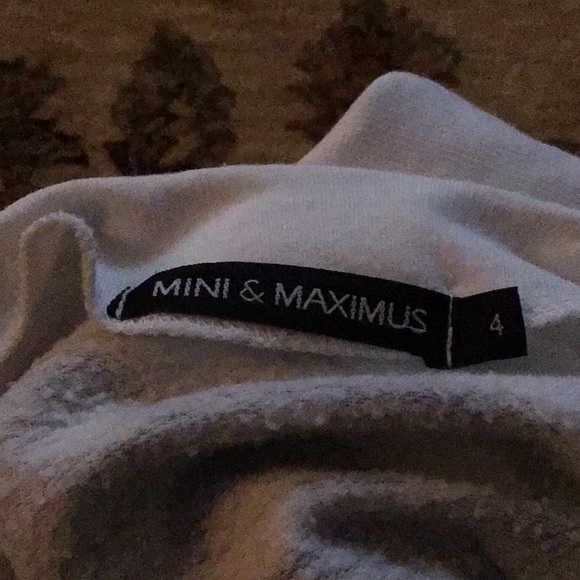 Cape - Picture 5 of 5